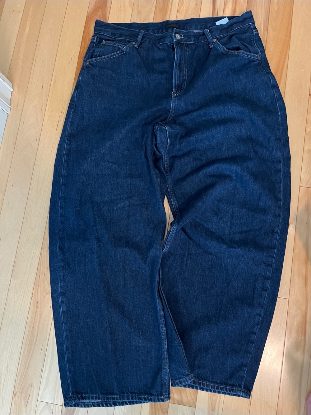 UNIQLO BARREL JEANS.    32